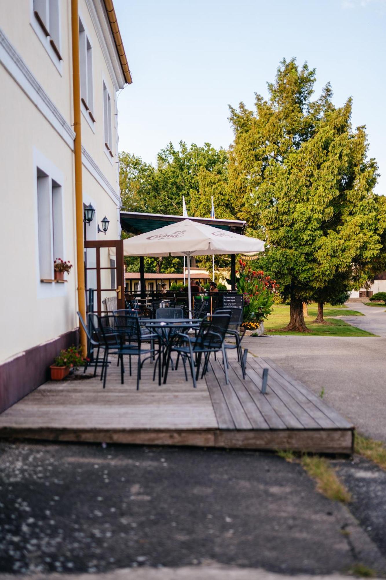 Resort Lesak Хлум у Требоне Екстериор снимка